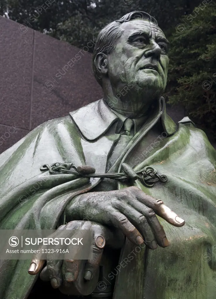 Bronze statue of Franklin D. Roosevelt, Franklin Delano Roosevelt Memorial, Washington DC, USA