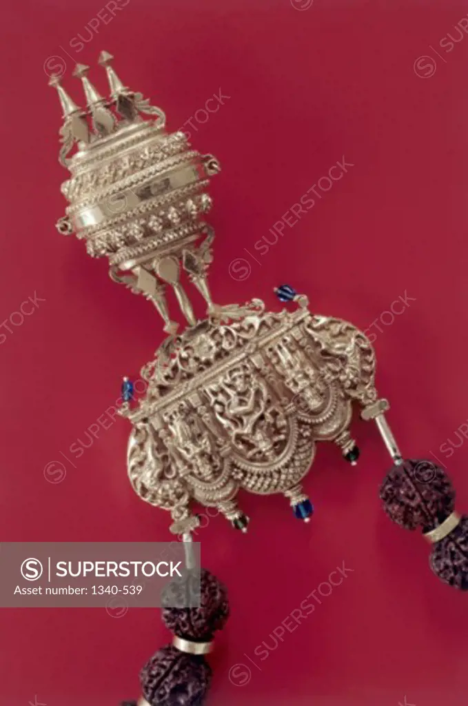 Close-up of a gold pendant, Chettiar Jewelry, Chettinad, Tamil Nadu, India