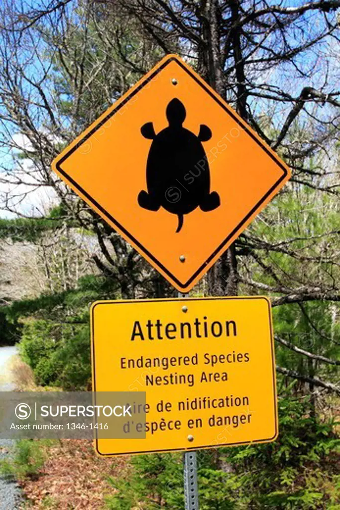 Sign warning about an endangered Blanding's Turtle nest