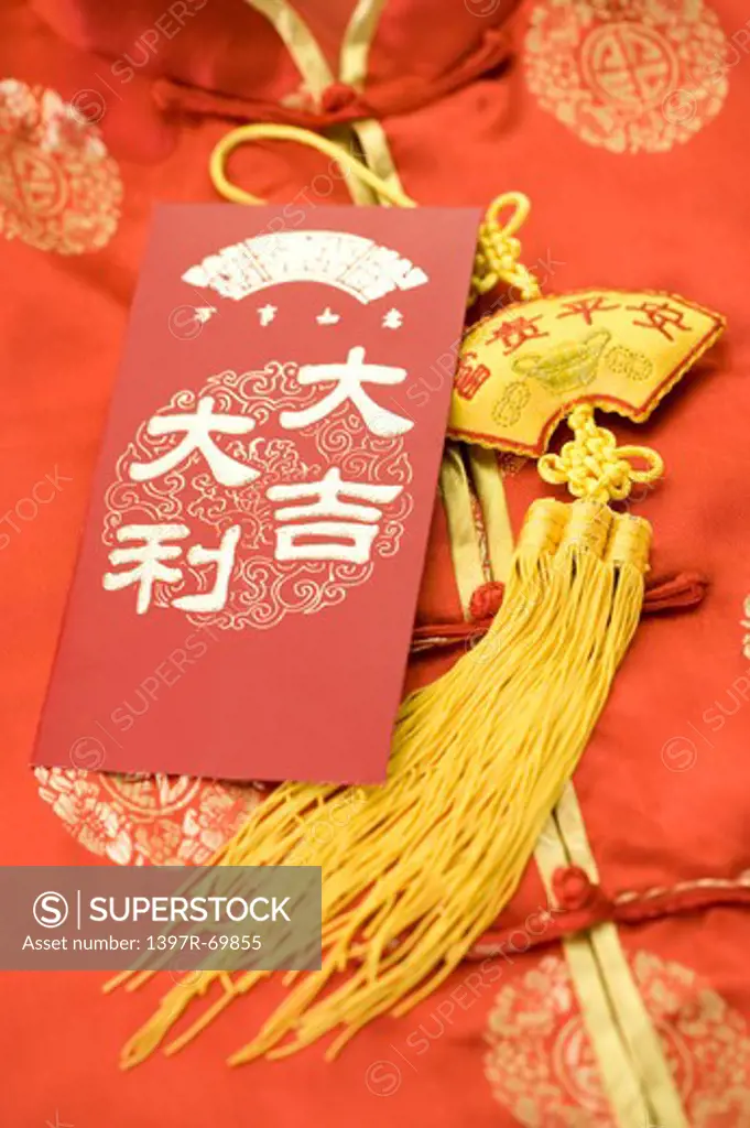 Red Envelope and Chinese-style Decoration on traditional clothing