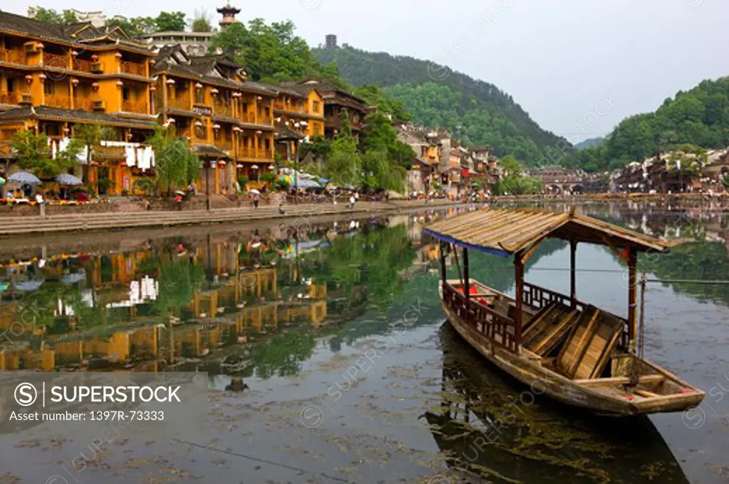 Pheonix Old City, Tuojiang River, Phoenix County Province, Hunan Province, China, Asia