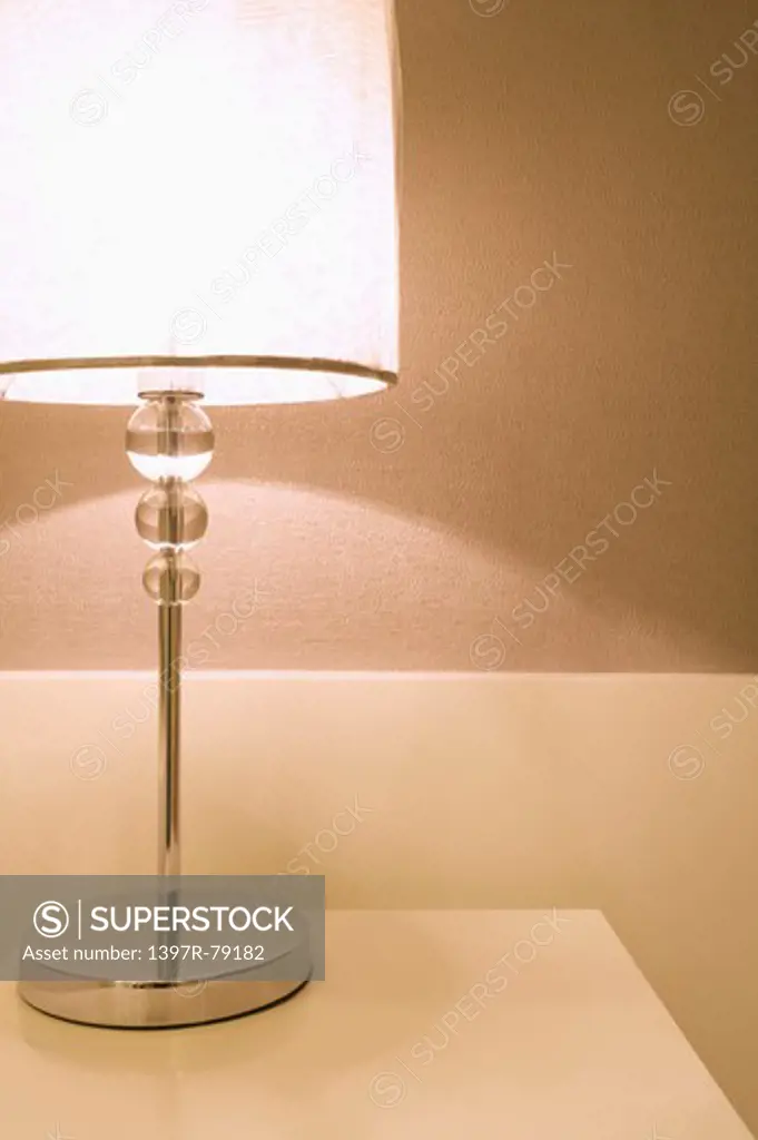 Illuminated desk lamp