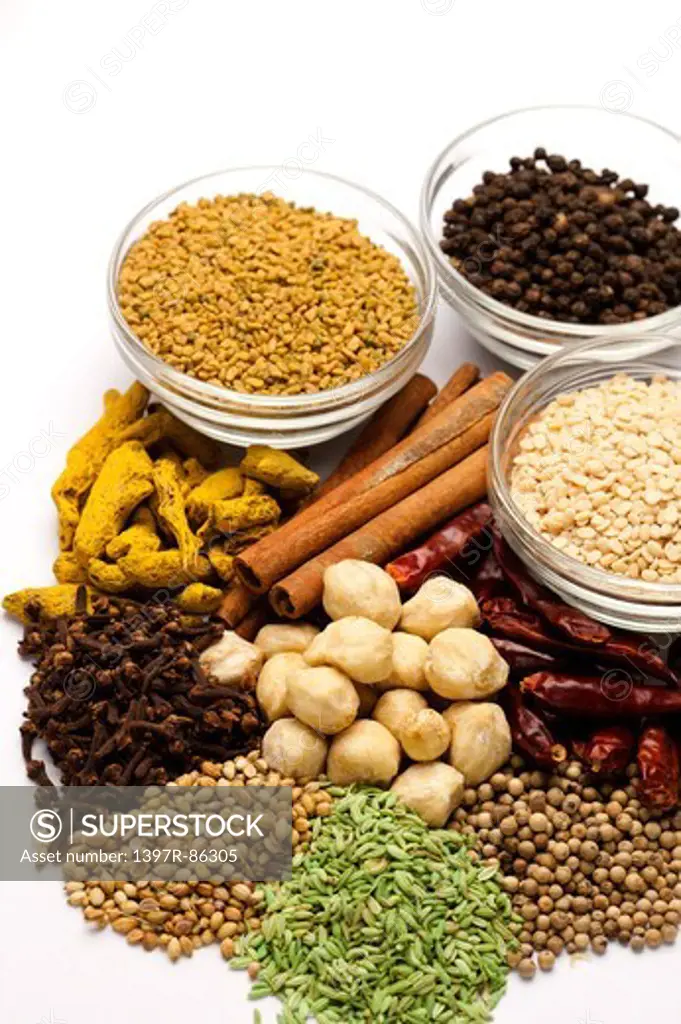 Spice, Curcuma, Chili, Cinnamon, Chickpea, Clove, Fennel, White Peppercorn, Coriander, Mung beans, Black Peppercorn,