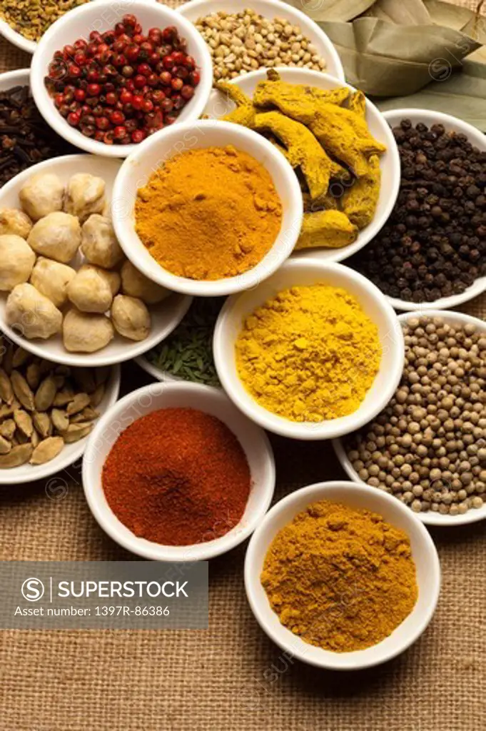 Spice, Turmeric powder, Cinnamon, Chili Pepper, Curcuma, Chickpea, White Peppercorn, Fennel, Cardamom, Chili, Black Peppercorn, Clove, Coriander,