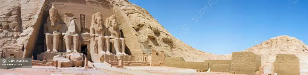 Egypt, Abu Simbel, Great Temple of Ramses II on  shores of Lake Nasser, UNESCO World Heritage Site