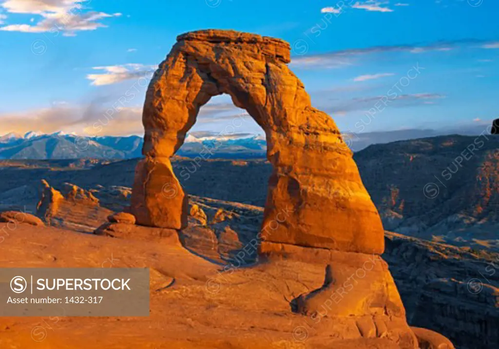 Natural arch on a rock, Delicate Arch, Arches National Park, Utah, USA