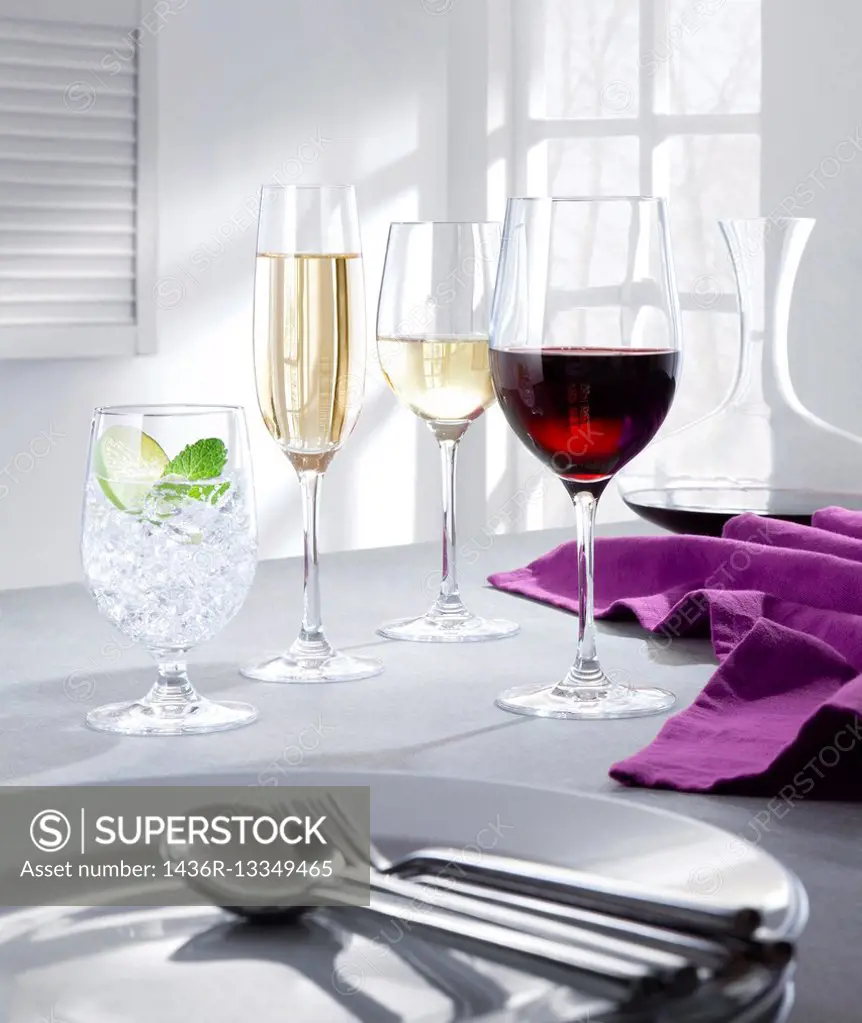 red wine; white wine; sparkling wine; mineral water.