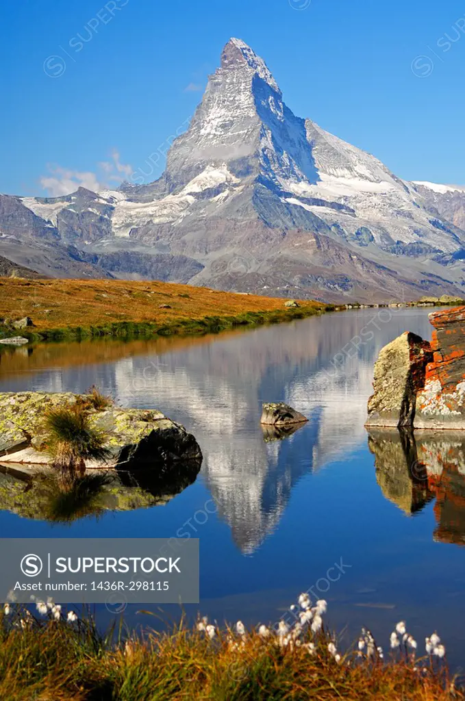 At lake Stellisee near Zermatt, Mt Matterhorn in the background, Zermatt, Valais Switzerland