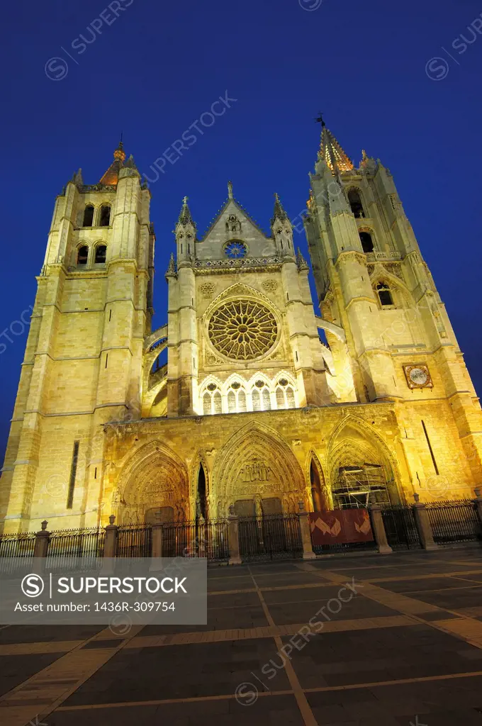 Gothic cathedral of Santa Maria de Regla at night, Leon, Castilla-Leon, Spain