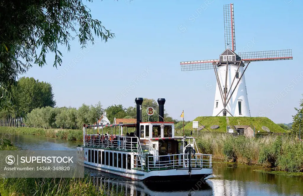 ´Schellemolen´ (windmill) in Damme, Brugge. Flanders, Belgium