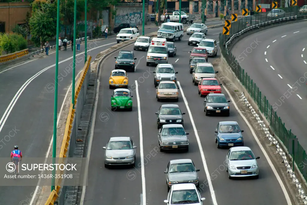 Traffic. Peripheral ring-road. Mexico City. Mexico.