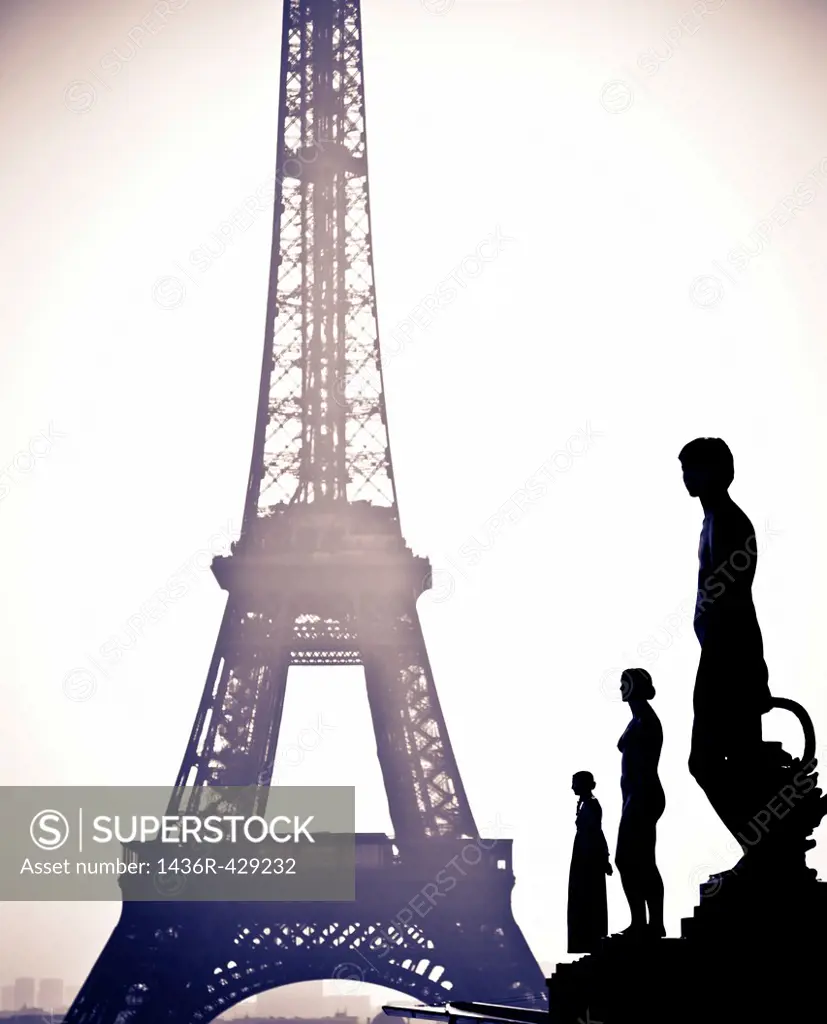 Statuary at the Palais de Chaillot  and Eiffel Tower  Paris, France