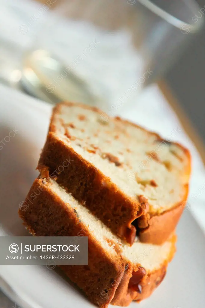 Pound Cake with dried fruits