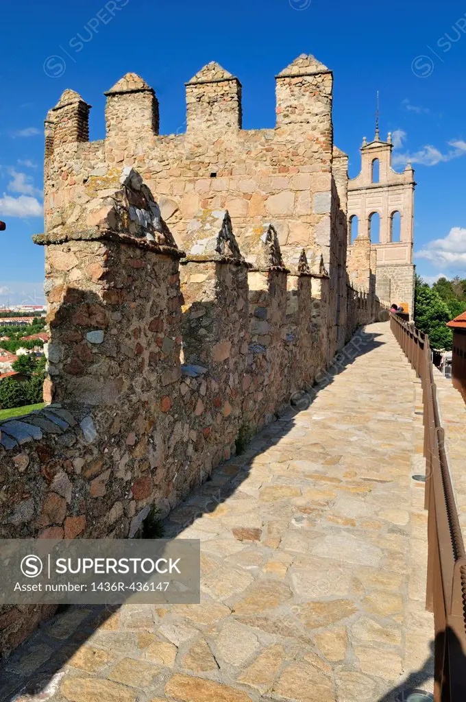Europe, Spain, Castile and Leon, Castilia y Leon, walkway on the medieval citywall of Avila, Unesco World Heritage Site