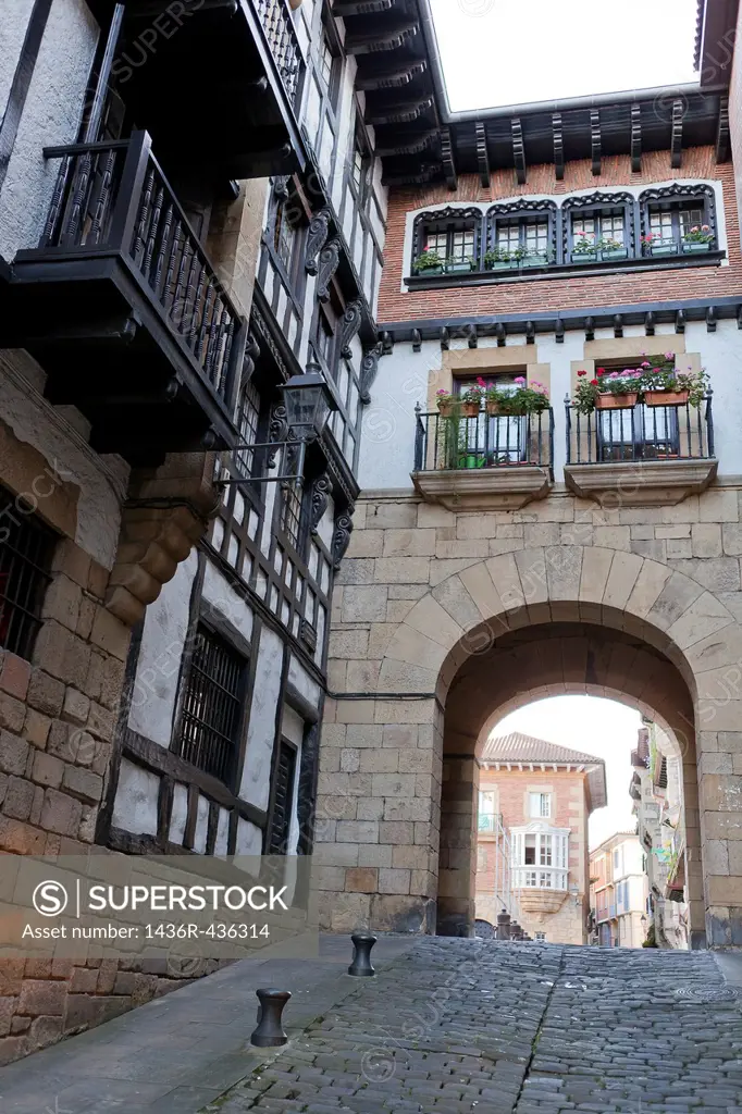 Hondarribia old town  Entrance to the Plaza de Gipuzkoa  Basque Country  Gipuzkoa  Spain