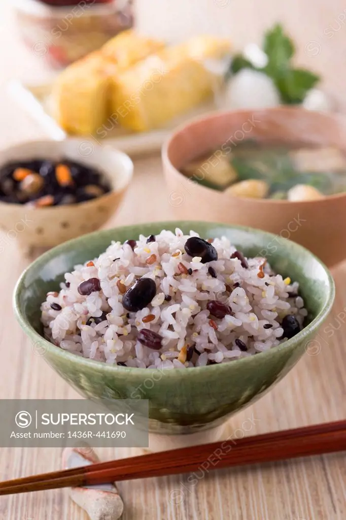 Steamed Mixed Millet and Rice with Side Dishes