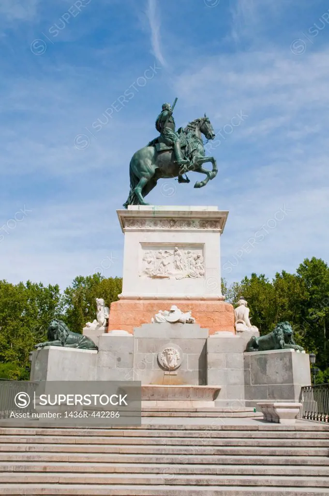 Felipe IV equestrian statue. Oriente Square, Madrid, Spain.