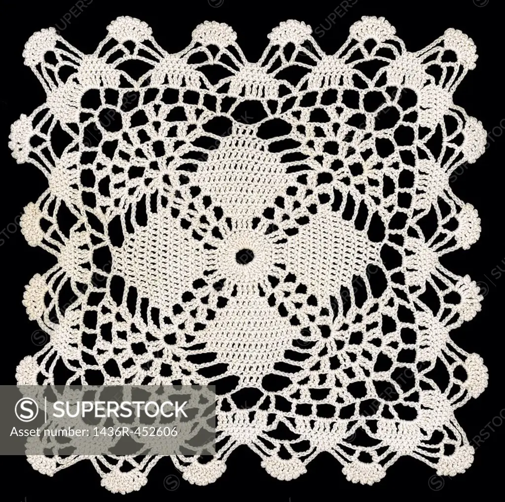 Knotted retro lace pattern.