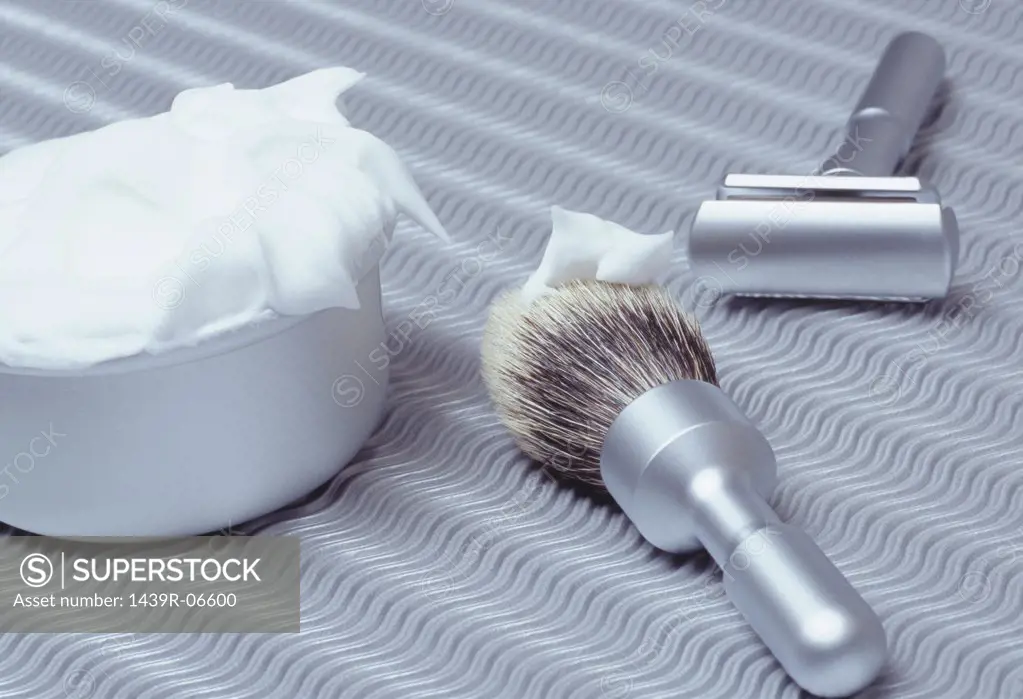 A traditional shaving kit