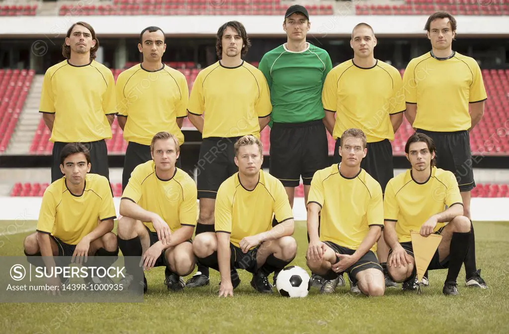Football team in yellow