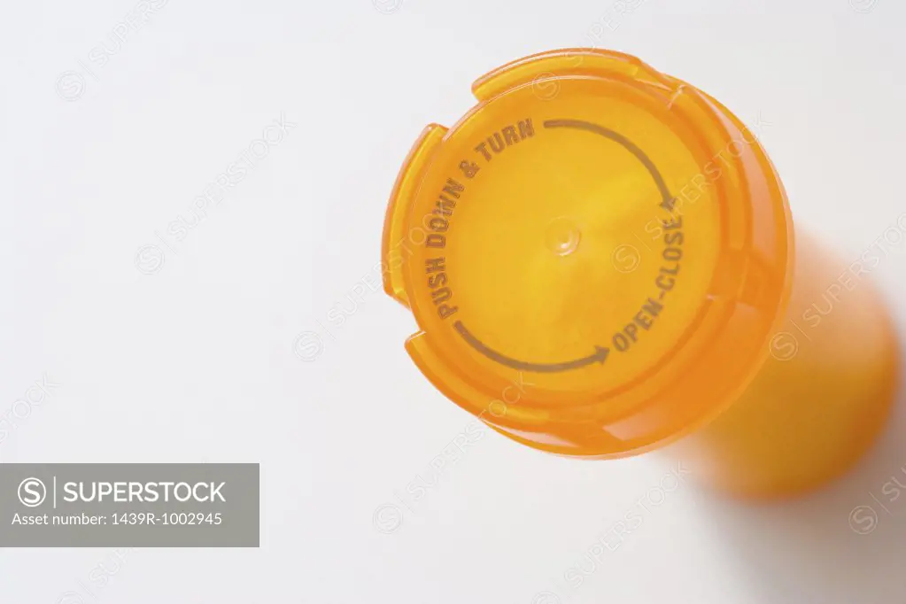 Pill container