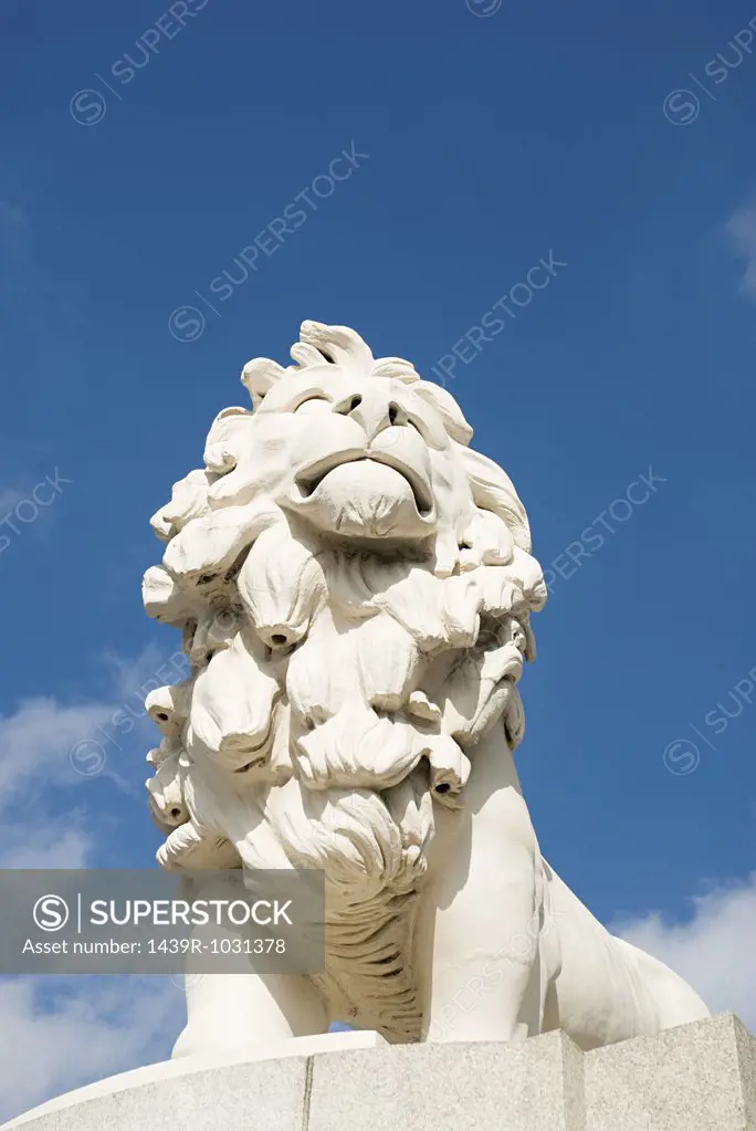 Westminster bridge lion