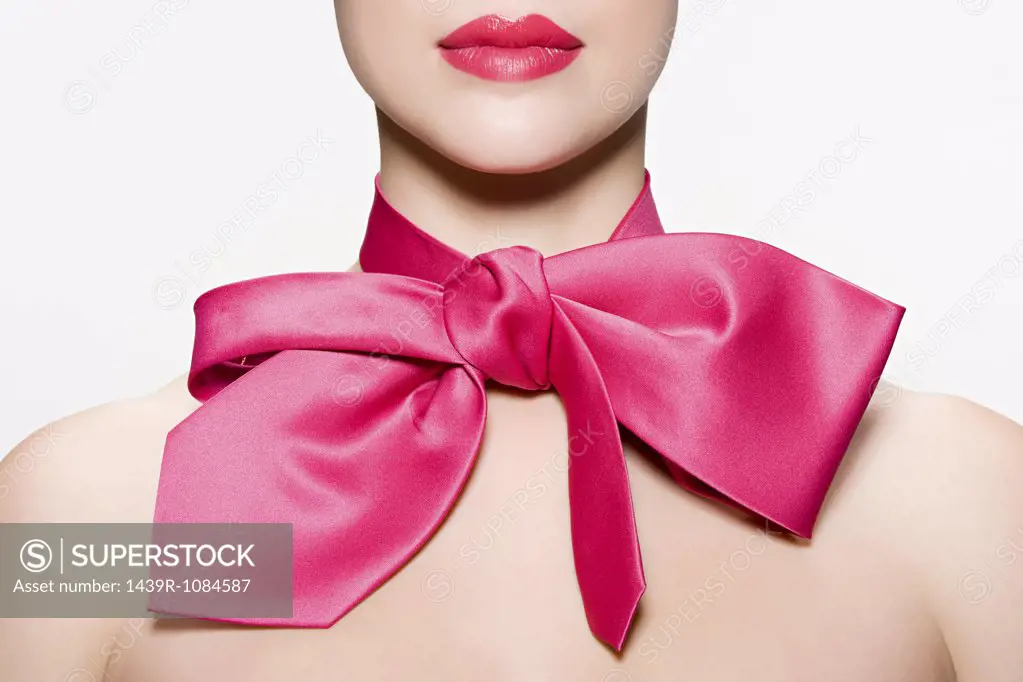 Woman wearing a bow