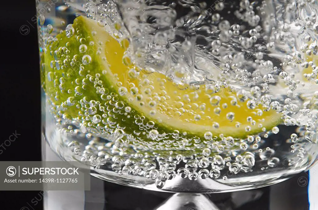 Lime and bubbles in a gin and tonic