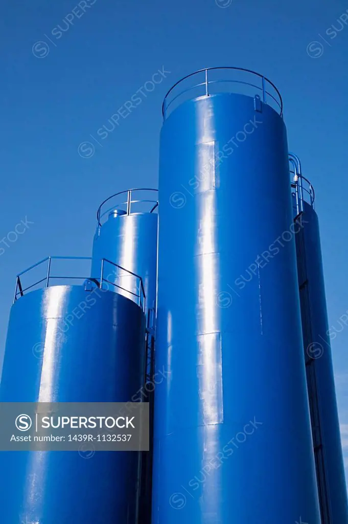 Chemical storage tank