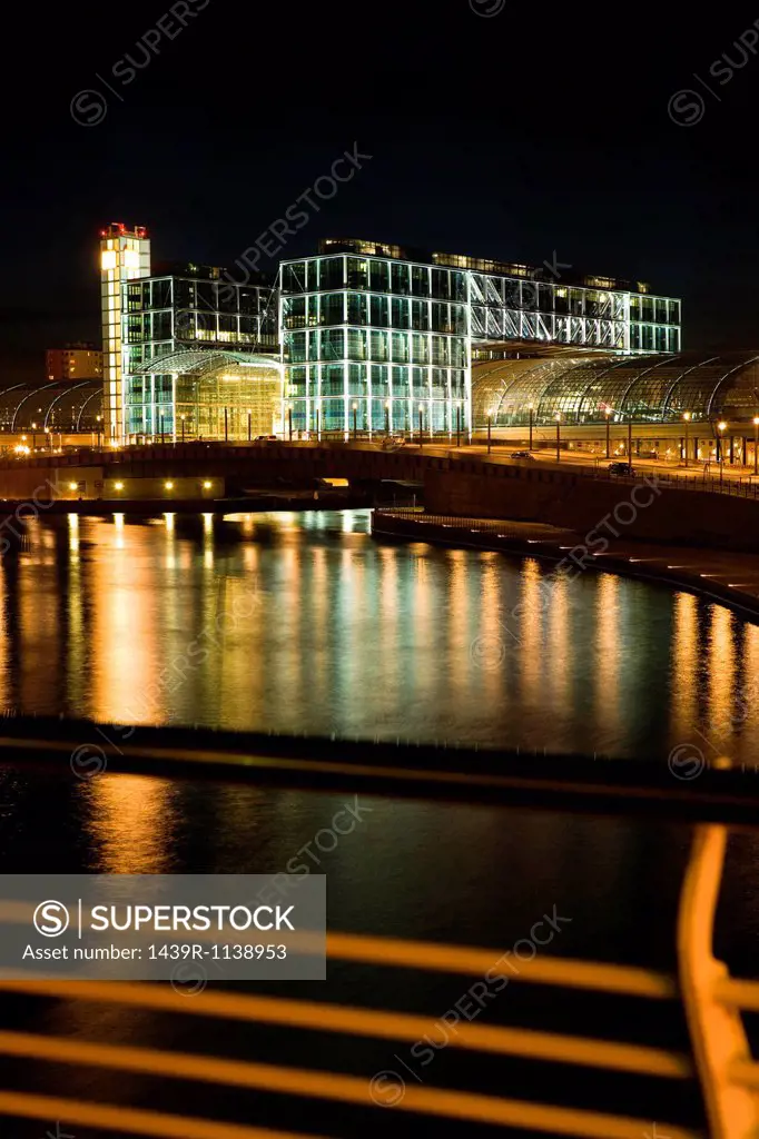 River Spree and new Central Railway station at night, Berlin, Germany