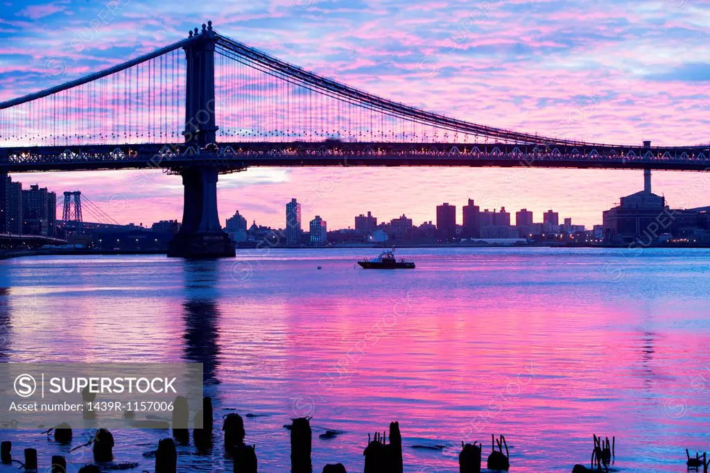 Manhattan bridge at sunset, New York City, USA