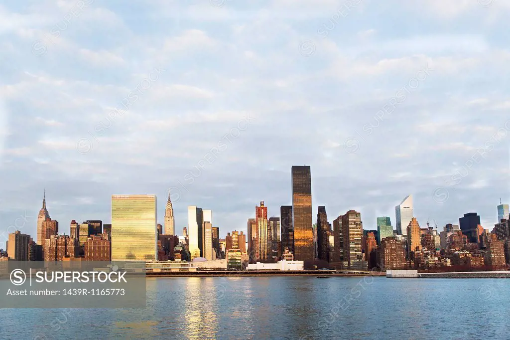 View of East River and manhattan skyline, New York, USA