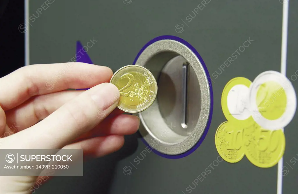 Machine accepting euro coins