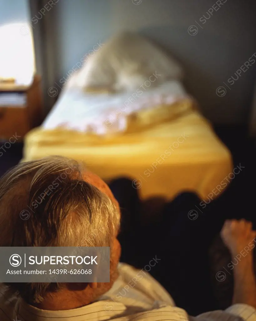 Elderly man in his room 