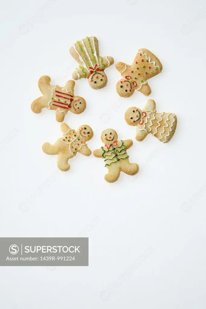Gingerbread men in a circle
