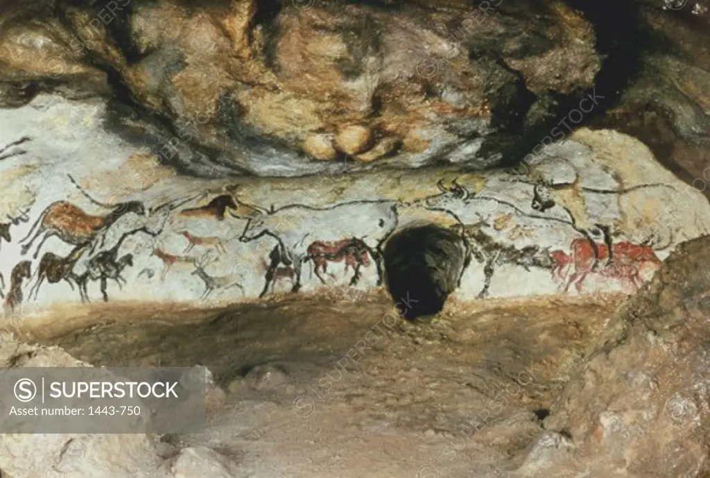 Lascaux Cave: Herds of Animals Artist Unknown  Rock painting Lascaux Caves, France