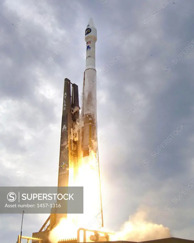 An United Launch Alliance Atlas V rocket blasts off, Cape Canaveral Air Force Station, FL, USA