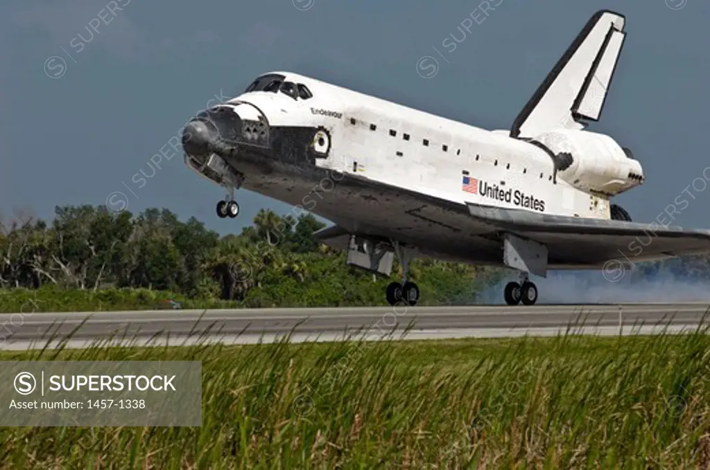 Space Shuttle Endeavour touches down, NASA's Kennedy Space Center, Florida, USA