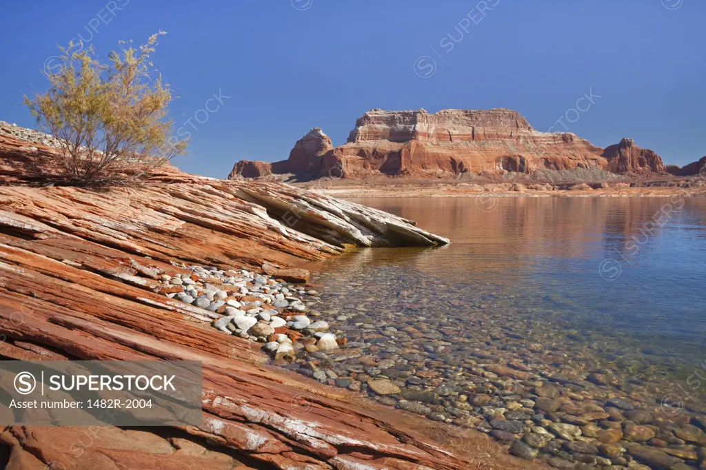 Rock formations on the coast, Padre Bay, Lake Powell, Glen Canyon National Recreation Area, Utah, USA