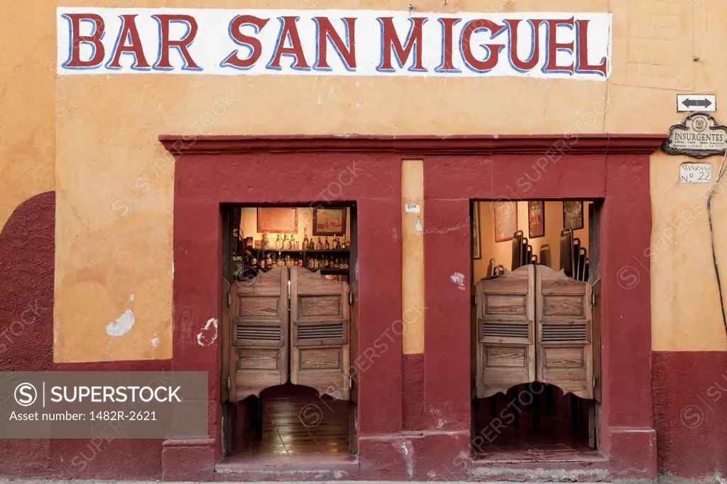 Mexico, Guanajuato, San Miguel de Allende, Bar entrance