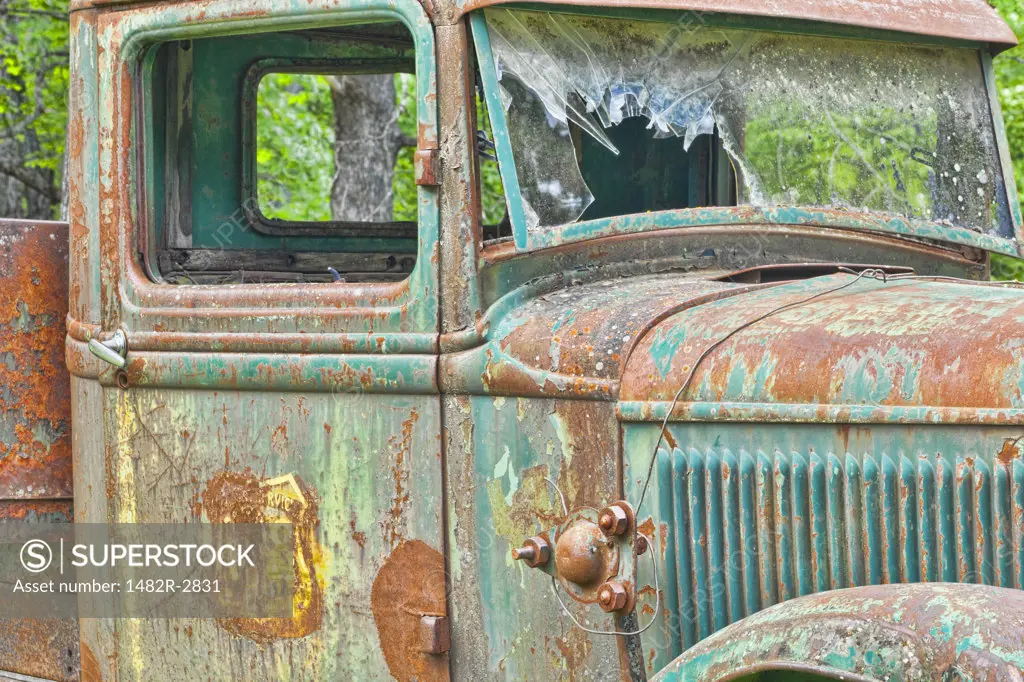 USA, Washington State, Stehekin, North Cascades National Park, Historic Buckner Orchard and Homestead, Buckner Homestead Heritage Foundation, Old Rusty Truck