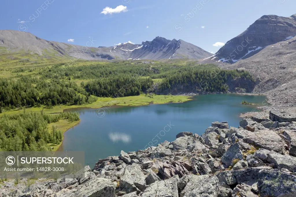 Canada, Mount Assiniboine Provincial Park, Lake Gog from Naiset Point
