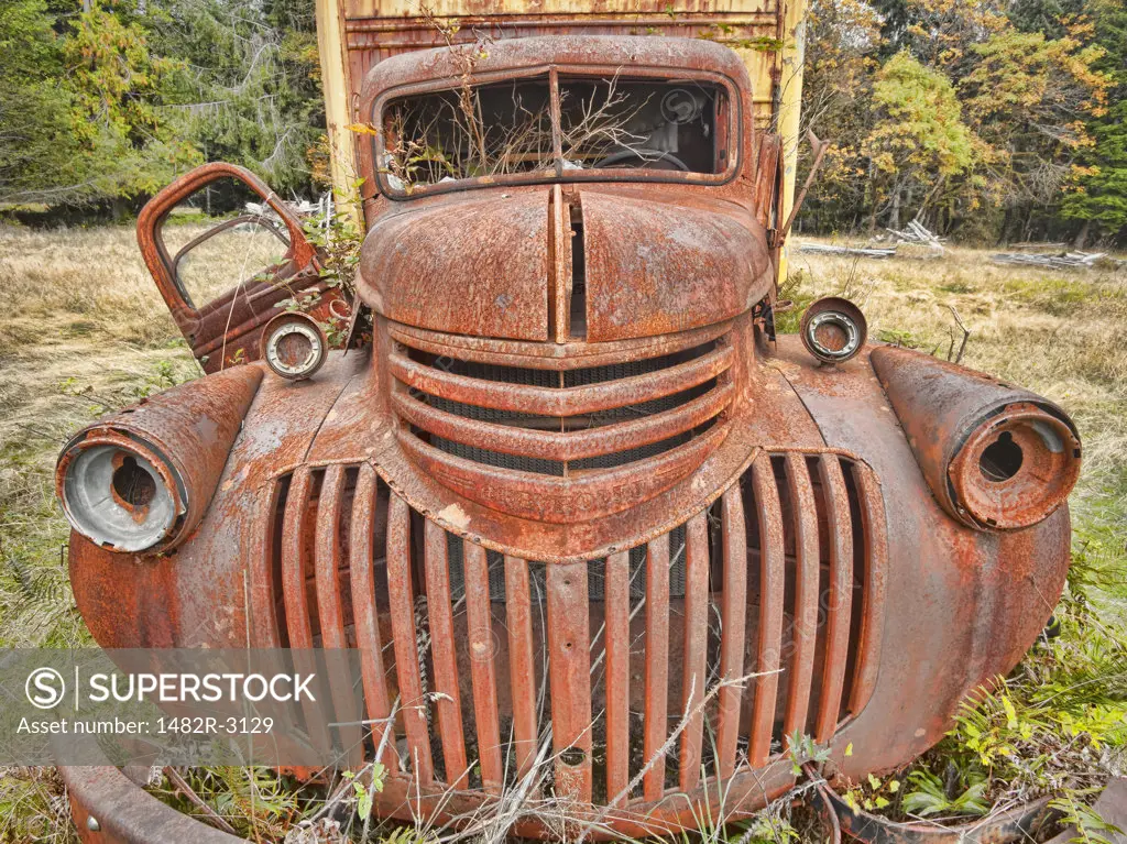 Abandoned truck, Kestner Homestead, Quinault River, Olympic National Park, Washington State, USA