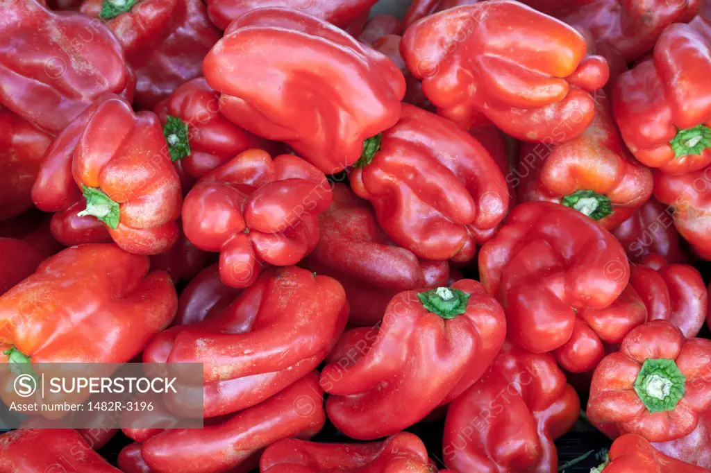 USA, California, La Jolla Farmer's Market, Red Bell Peppers