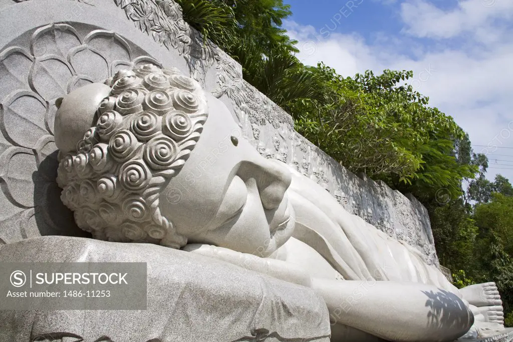 Statue of reclining Buddha, Long Son Pagoda, Nha Trang, Vietnam