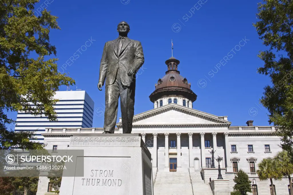 Strom Thurmond Statue & State Capitol Building, Columbia, South Carolina, USA