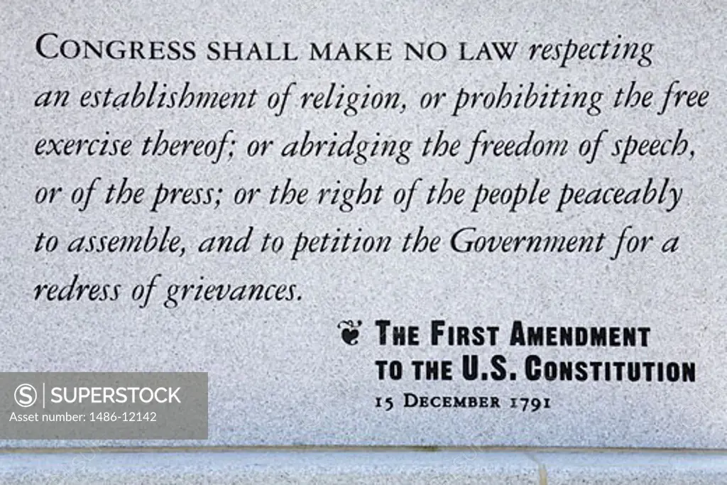 Memorial plaque narrating the First Amendment in the US Constitution, Independence National Historical Park, Old City, Philadelphia, Pennsylvania, USA
