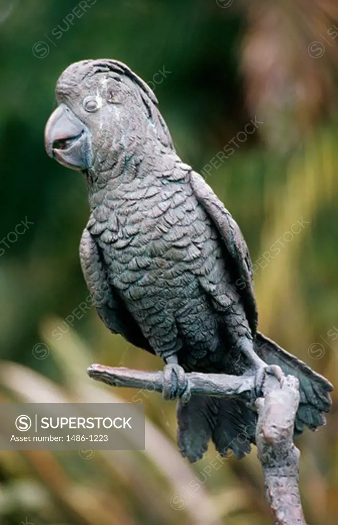 USA, California, San Diego,  San Diego Zoo, statue of parrot