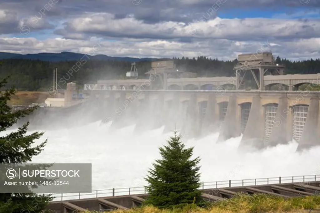 Water flowing from a dam, Bonneville Dam, Columbia River Gorge, Portland, Oregon, USA