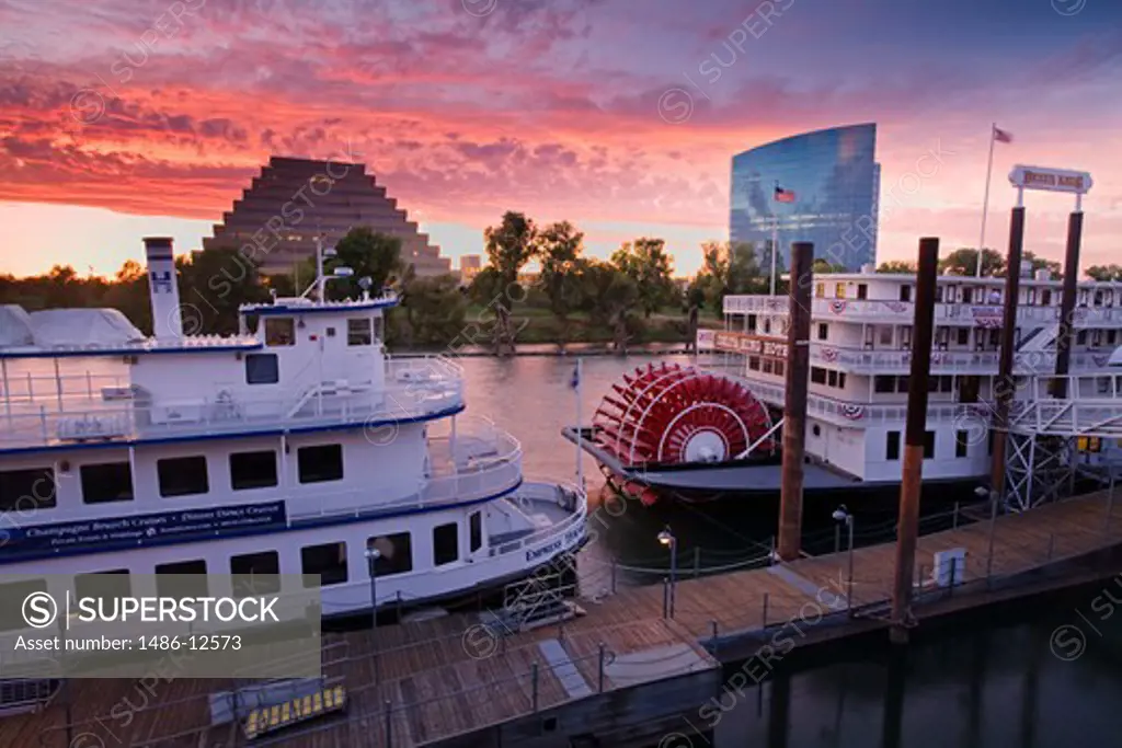 Delta King Paddle Steamer & Empress Hornblower in River, Sacramento River, Sacramento, California, USA
